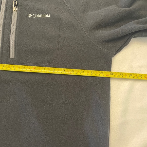 Size L Columbia pullover fleece sweater 1/4 zipper
#10 - Picture 5 of 6